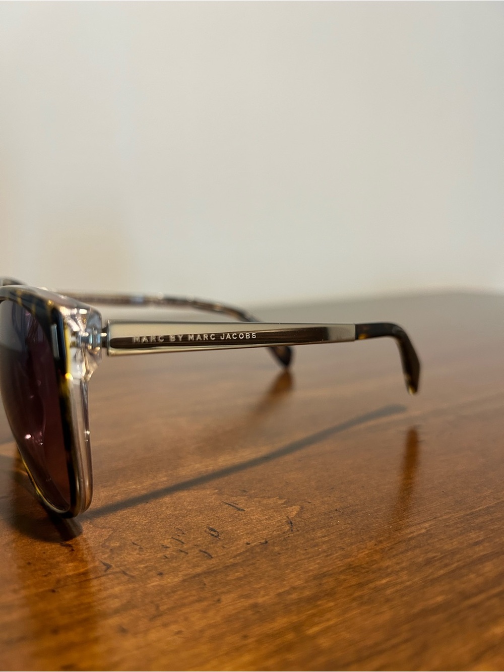 EUC Marc by Marc Jacobs Frame Sunglasses - Picture 7 of 7